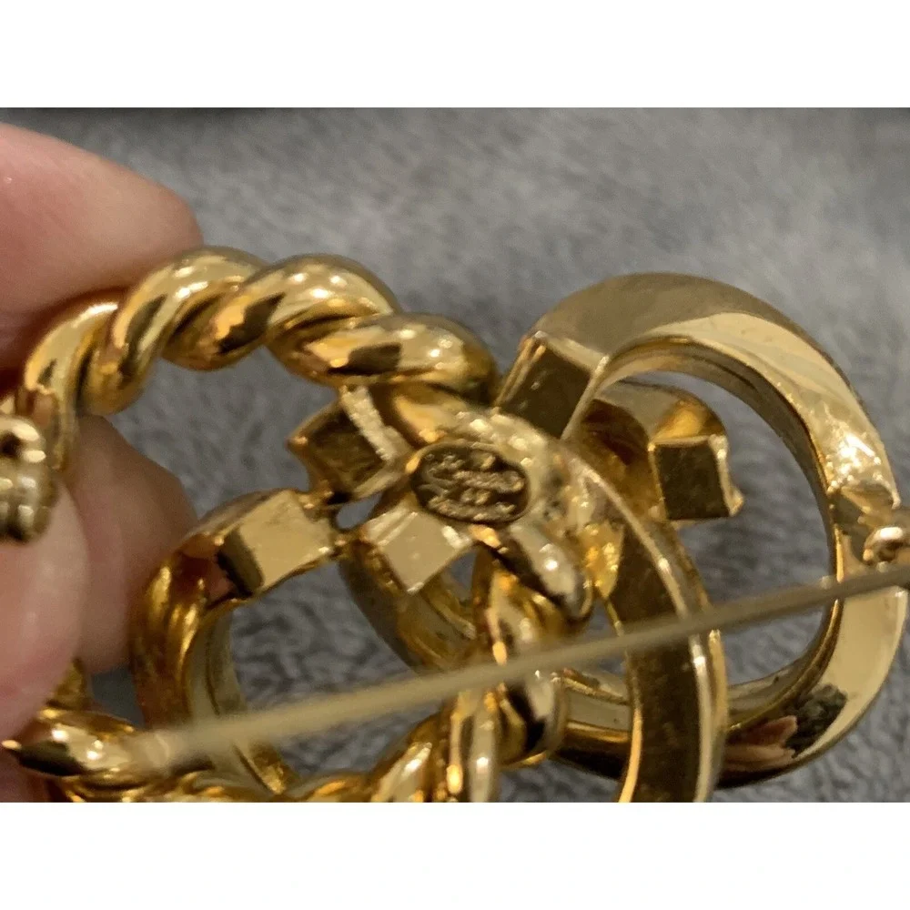 Vintage Signed GROSSE Germany 1969 Gold Tone Twisted Abstract Brooch Pin‎